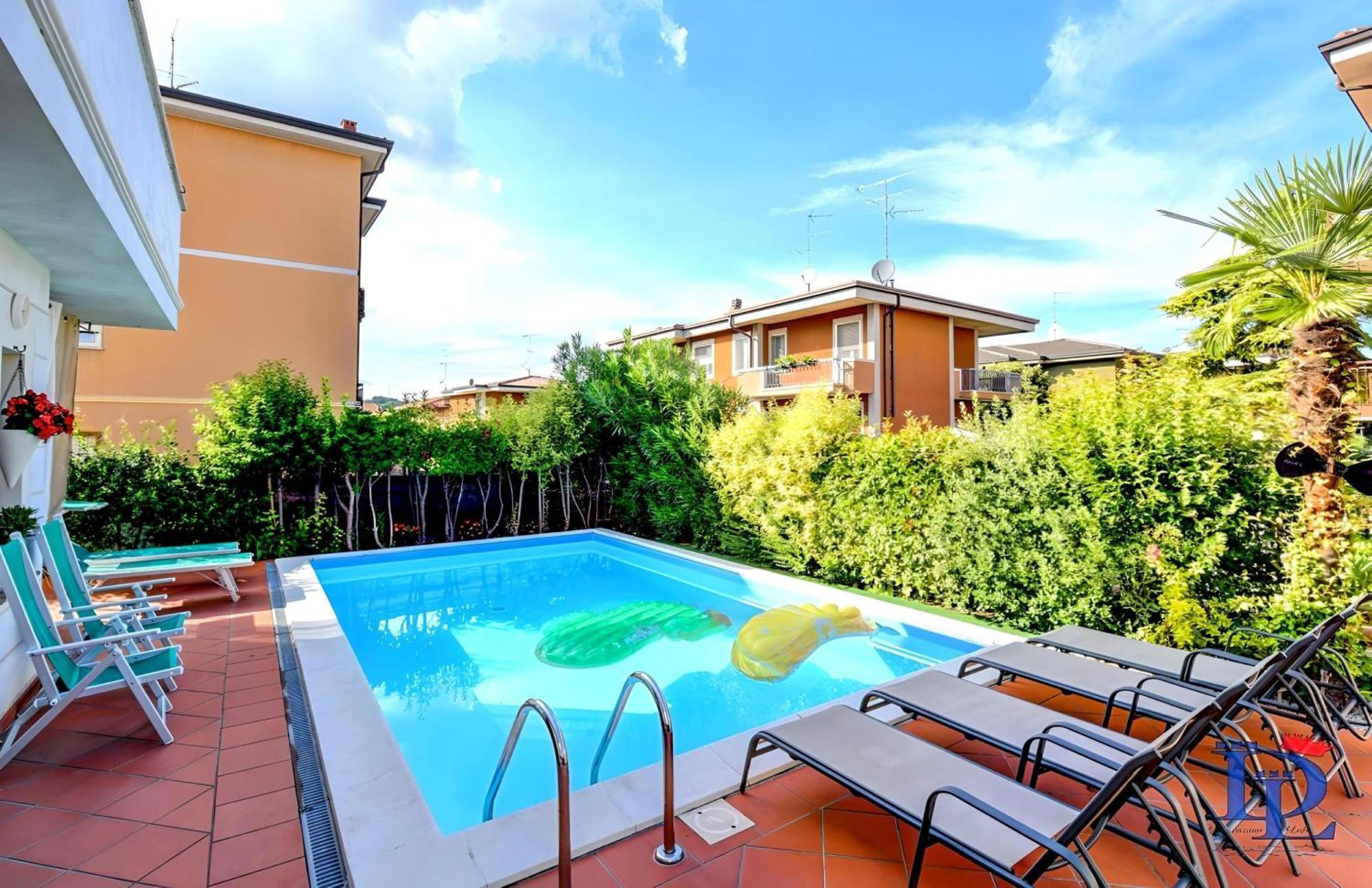 Desenzanoloft Official Partner Marriott Homes & Villas - Garden & Pool Дезенцано-дель-Гарда Экстерьер фото